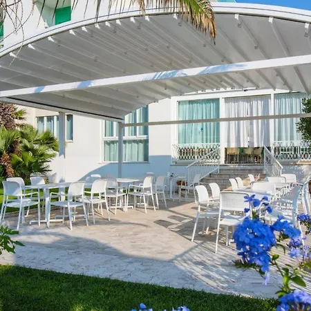 Majestic Hotel 3*