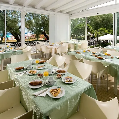 Majestic Hotel 3*